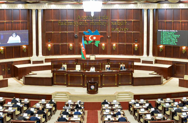 Deputatlar 8 vacib məsələnin müzakirəsinə BAŞLADILAR