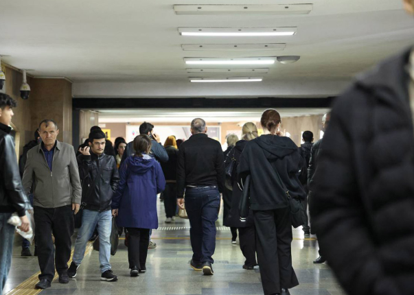 Metronun fəaliyyəti bərpa olundu - Yenilənib 