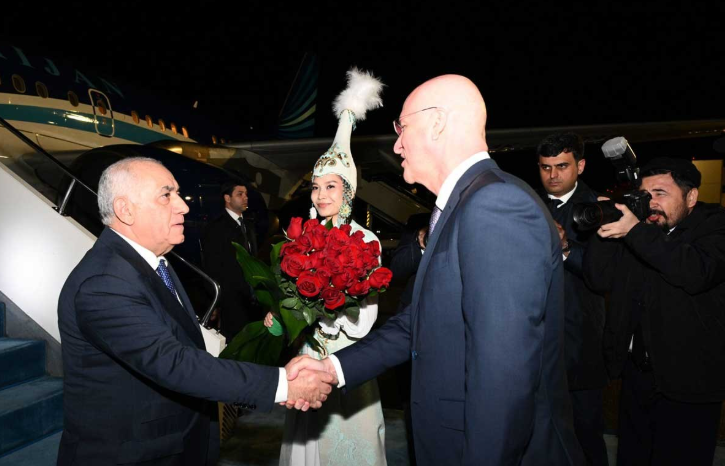 Əli Əsədov Qazaxıstana səfər edib 