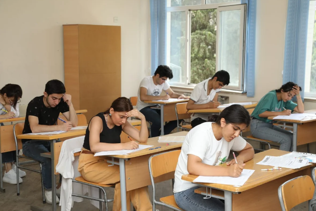 Həftəsonu 55 mindən çox şagird buraxılış imtahanı verəcək