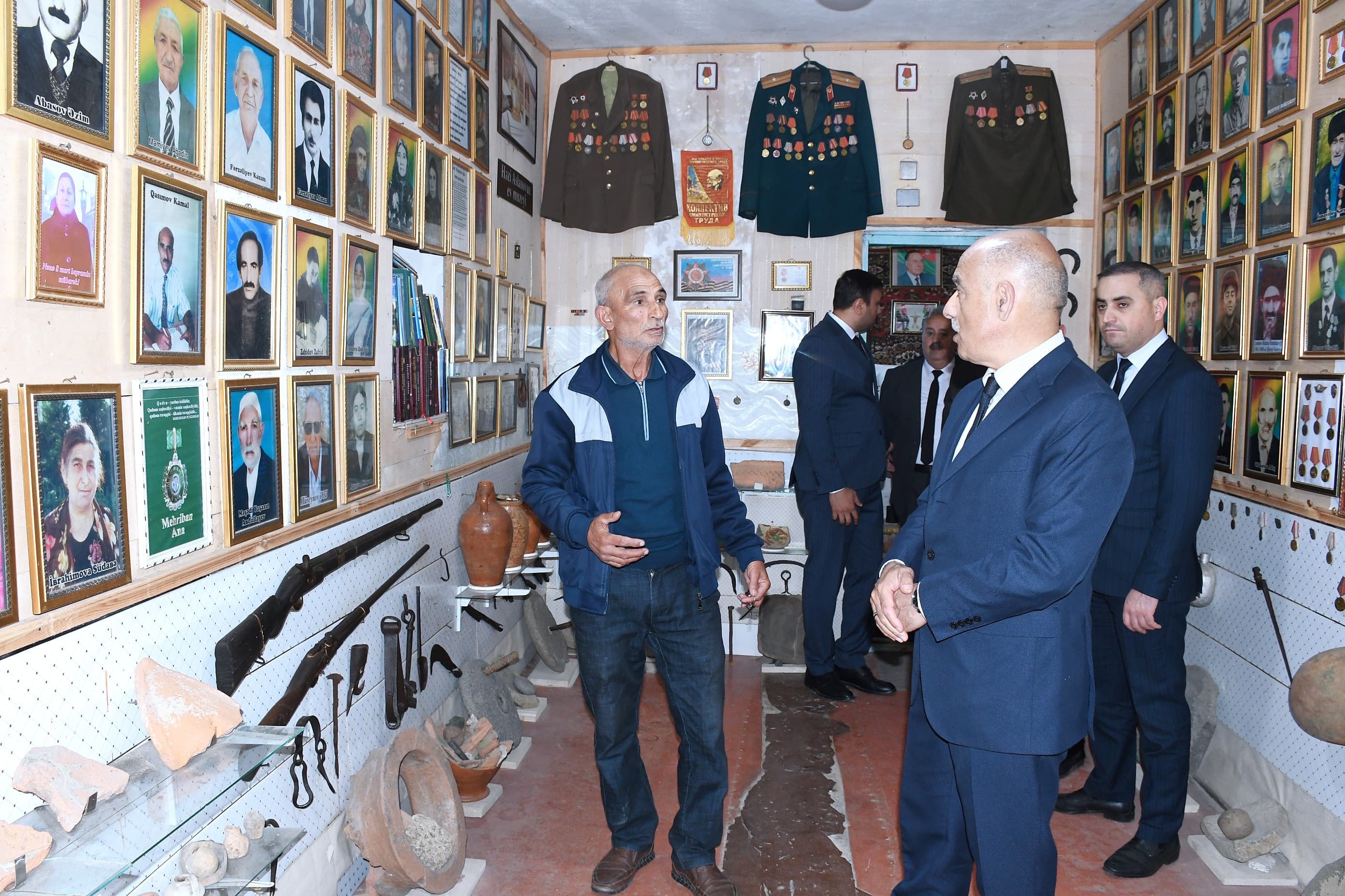 Masallı RİH başçısı Xırmandalı kəndində yerli muzeyi ziyarət edib