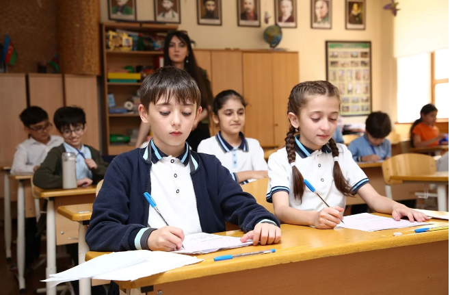 IV və VI siniflərdə təhsilalanların yerdəyişməsi müvəqqəti dayandırılır 