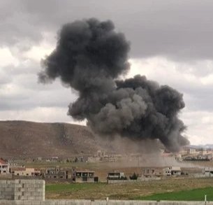 İsrail Livana zərbələr endirməyə davam edir