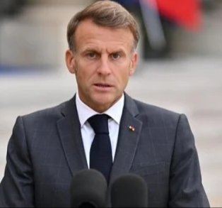 Ə.Makron 2027-ci ildən sonra siyasətdə qalmayacağını deyib