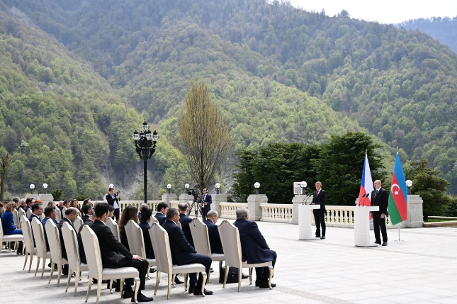 İlham Əliyev və Andrey Babiş mətbuata bəyanatlarla çıxış ediblər - YENİLƏNİB 