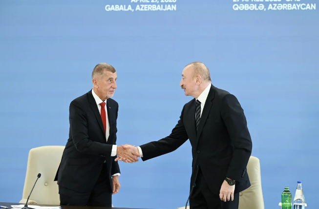 Andrey Babiş İlham Əliyevi Çexiyaya dəvət edib 