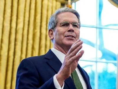 ABŞ İrana məxsus aviaşirkətlərə xidmət göstərən xarici qurumları sanksiyalarla hədələyir