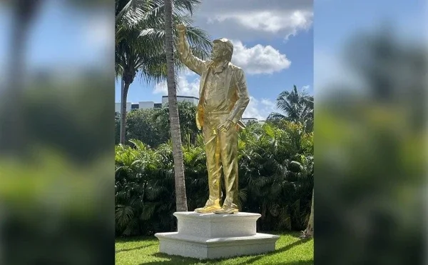 ABŞ-də Trampın qolf kurortunda qızıl örtüklü heykəli quraşdırılıb