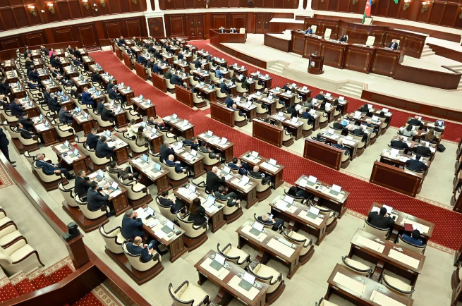 Məhkəmə və digər aktların məcburi icrası üçün məlumat mübadiləsi üzrə əməkdaşlıq sazişi ratifikasiya edilib 