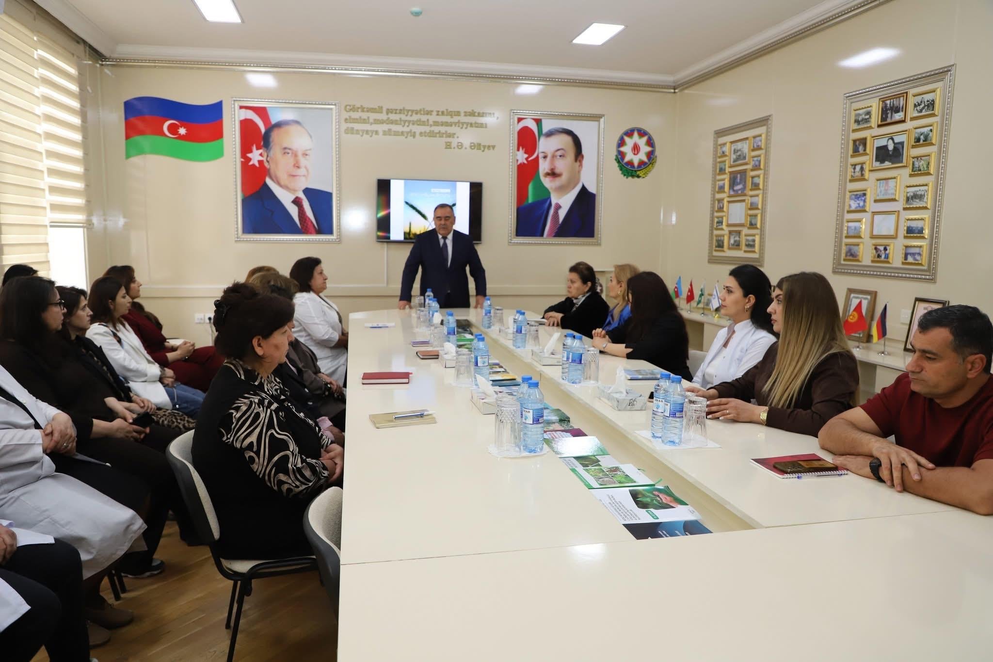 Bitki Mühafizə və Texniki Bitkilər ETİ-də “12 May – Beynəlxalq Bitki Sağlamlığı Günü” münasibətilə tədbir keçirilib. Tədbirdə institutun rəhbərliyi, alimlər və əməkdaşlar iştirak ediblər.