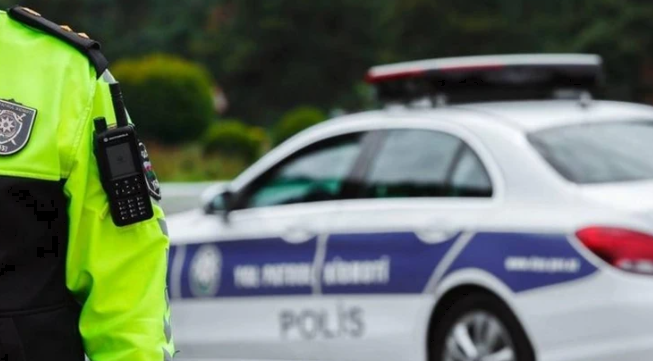 Yol Polisi əlverişsiz hava ilə bağlı sürüclərə xəbərdarlıq edib 