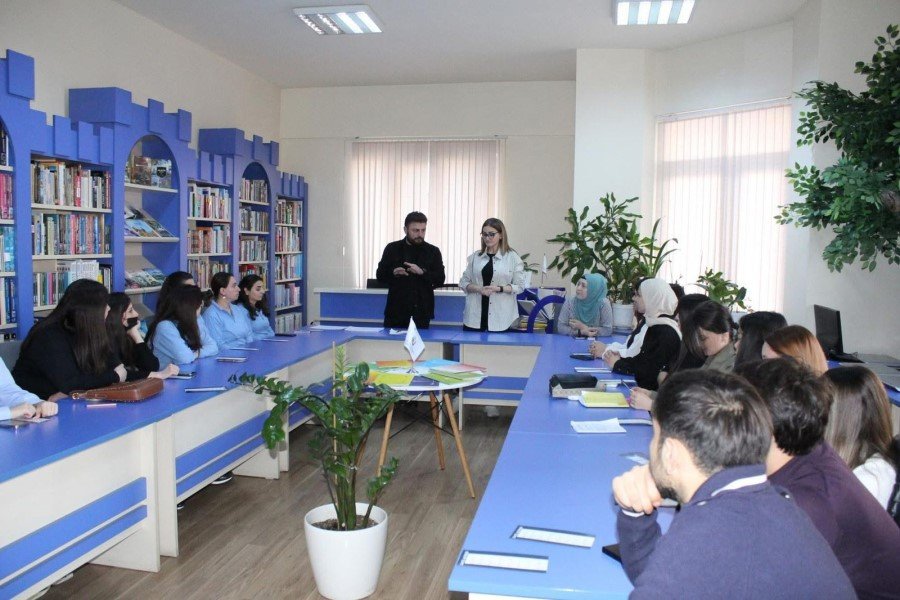 “Nitq və eşitmə qabiliyyəti məhdud şəxslər üçün mütaliə və mədəniyyət platforması” adlı layihənin ilk işarət dili təlimi baş tutub