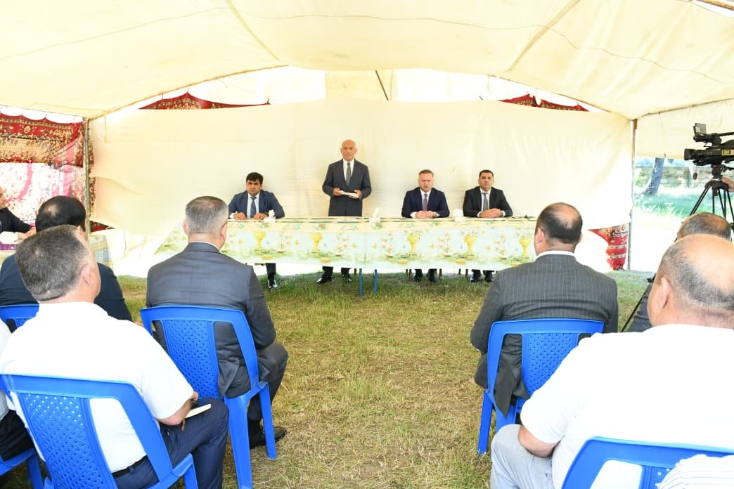 Masallı rayon İcra Hakimiyyətinin başçısı Miyənkü ərazisinin Nəzəroba kəndində vətəndaşlarla növbəti səyyar görüş-qəbul keçirmişdir