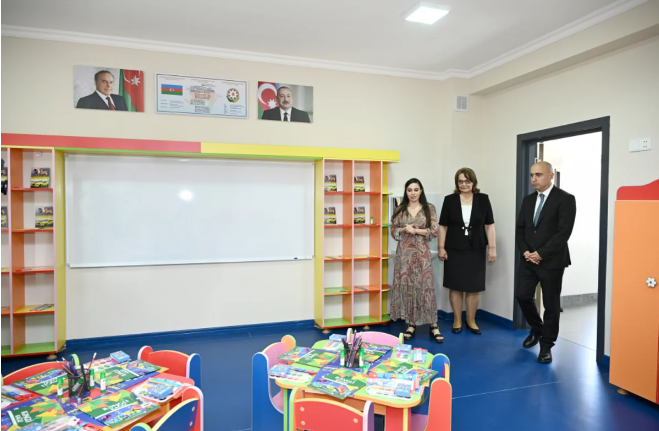 Leyla Əliyeva Yevlaxda məktəb binasının açılışında iştirak edib