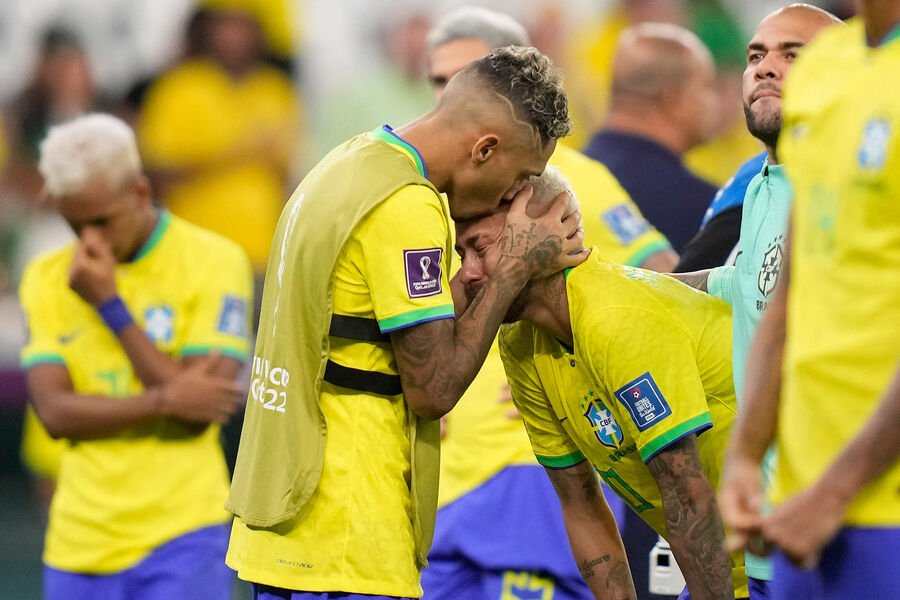 Neymarın göz yaşları gündəm oldu - Braziliya mundialla vidalaşdı