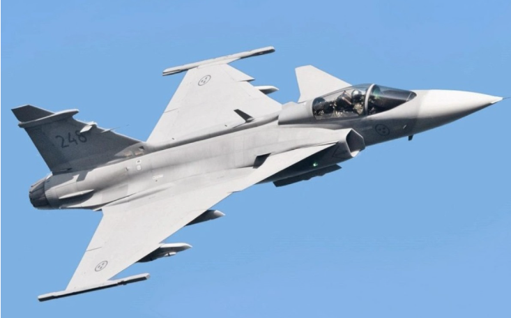 İsveç Ukraynaya əlavə 16 Gripen qırıcısını təmənnasız verəcək