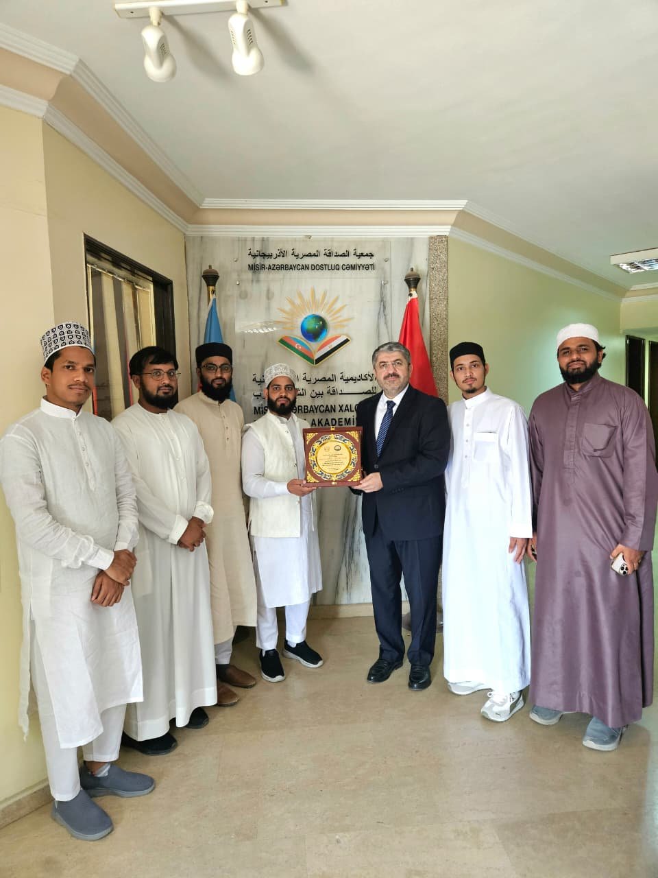 Misirdə azərbaycanlı alim Seymur Nəsirov təhsil sahəsindəki fəaliyyətlərinə görə təltif edilib