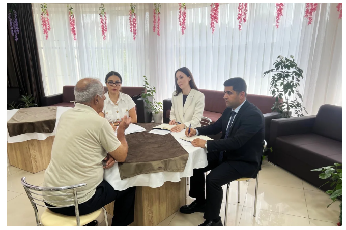 Ombudsman aparatının əməkdaşları ahıl şəxslərin sosial xidmət müəssisəsinə baş çəkib 