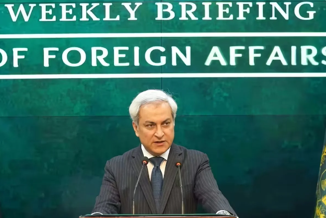 Pakistan ABŞ və İranı silahları yerə qoymağa və danışıqlara çağırıb