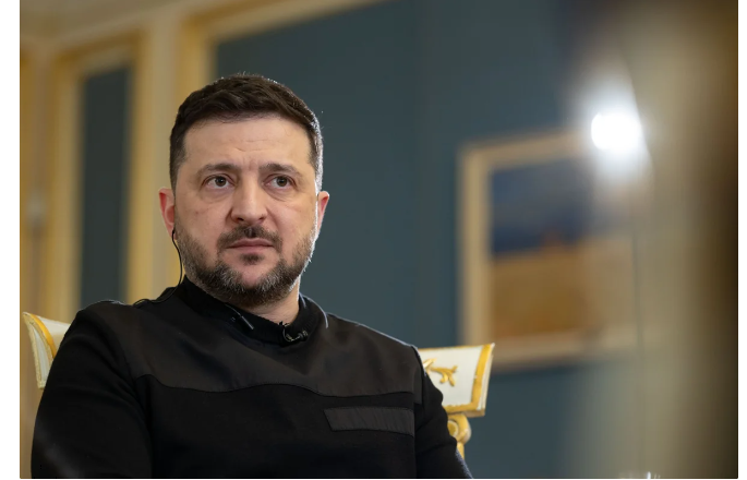 "Politico": Zelenski ABŞ-ni Ukraynanın müharibədə qələbə qazana biləcəyinə inandırmağı bacarıb