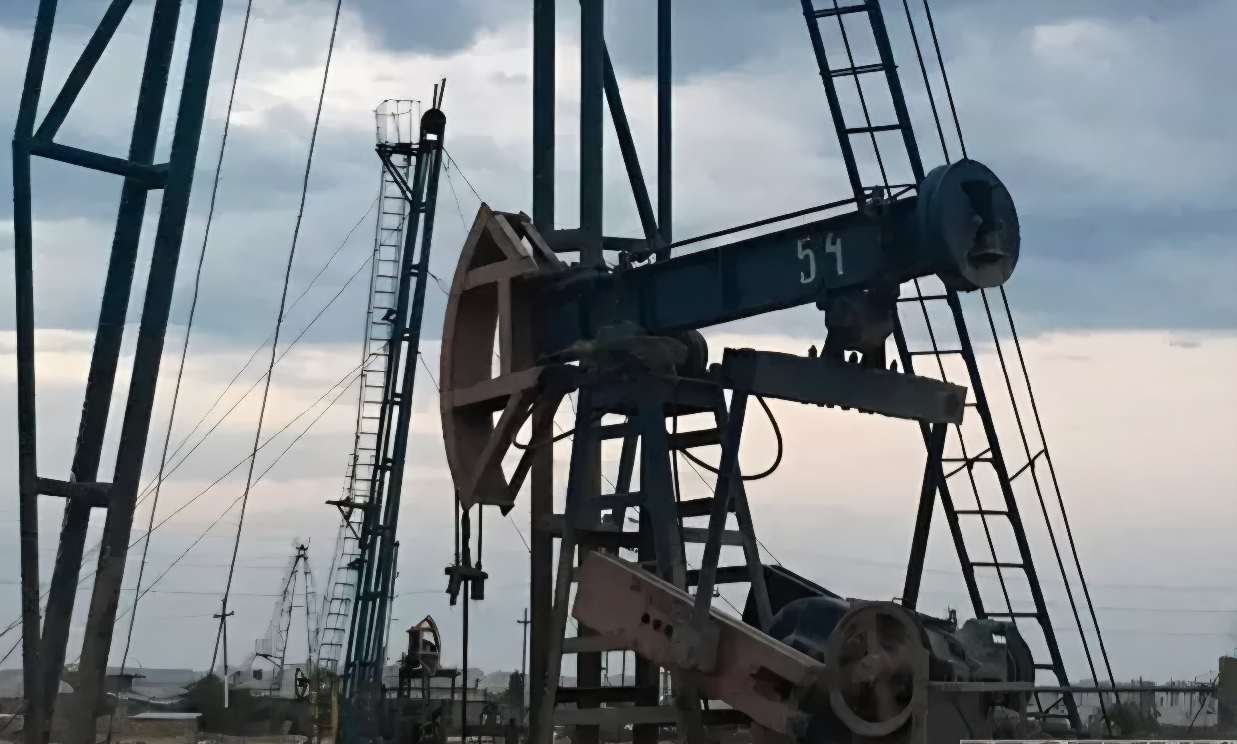 Azeri Light nefti 100 dollarlıq həddə yaxınlaşdı