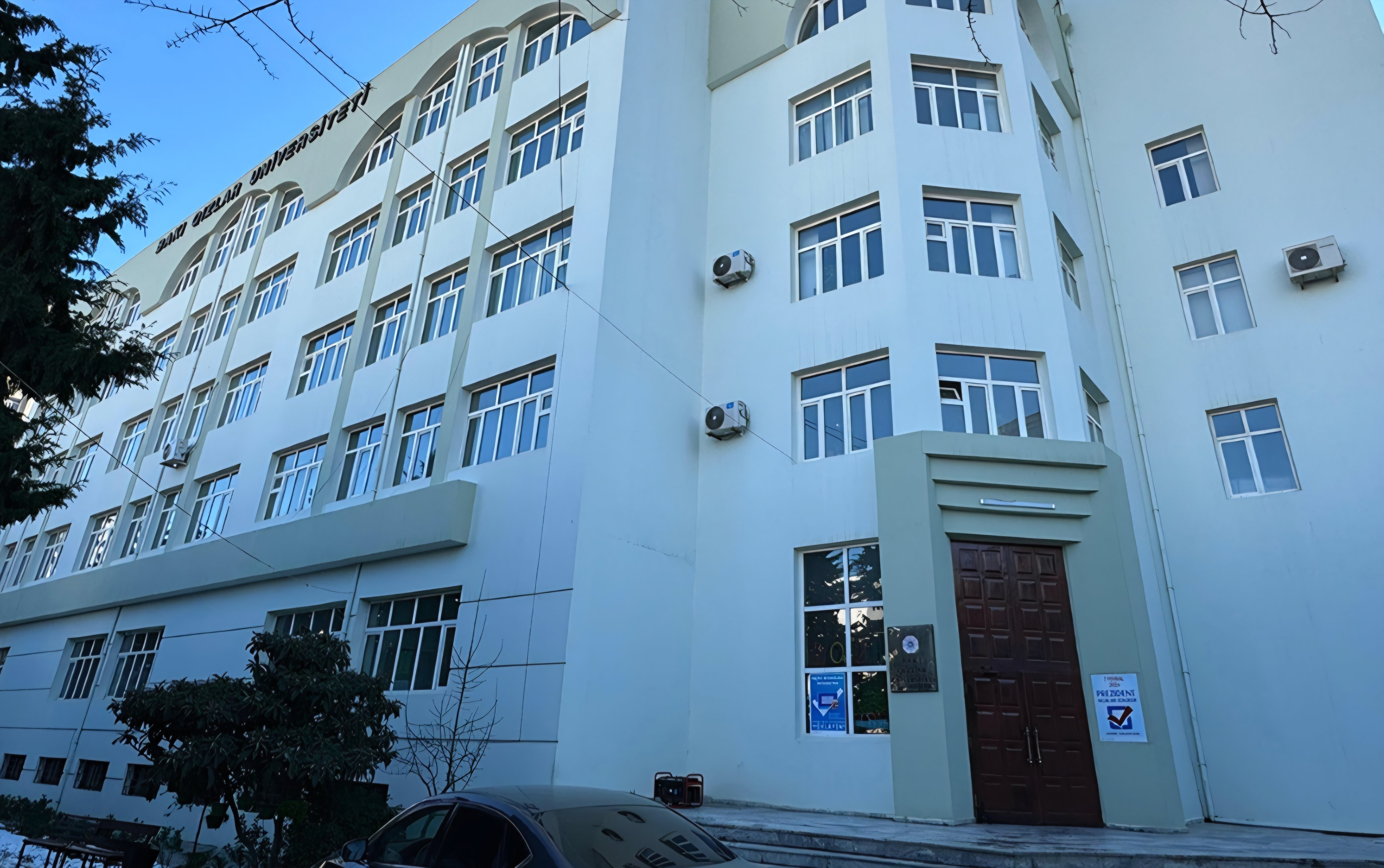 Bakı Qızlar Universiteti bağlandı
