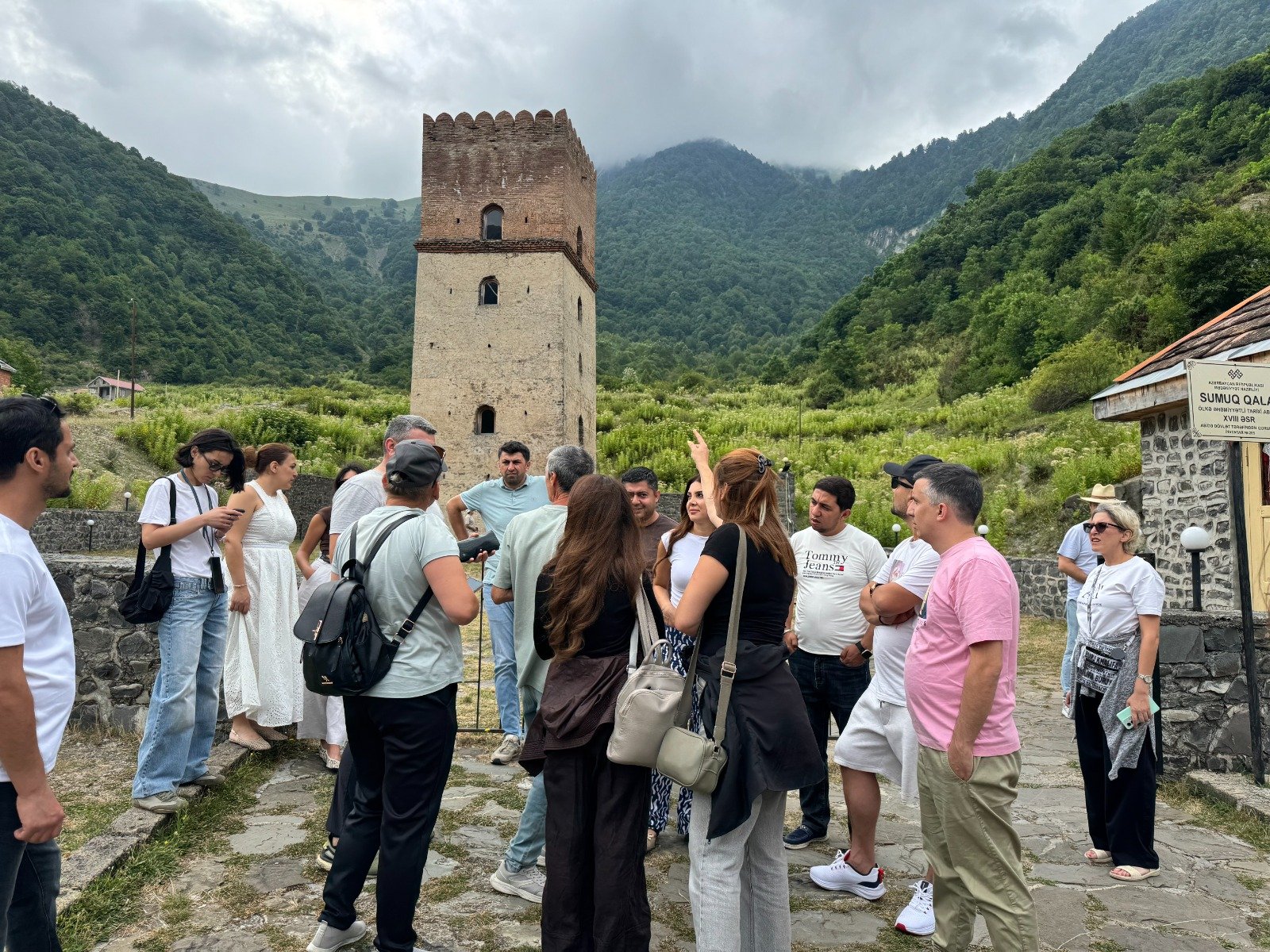 Yerli turizm sənayesi nümayəndələri üçün şimal-qərb regionuna tanışlıq səfəri təşkil olunub