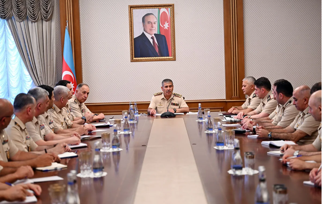 Zakir Həsənov hərbi attaşelərlə görüş keçirib
