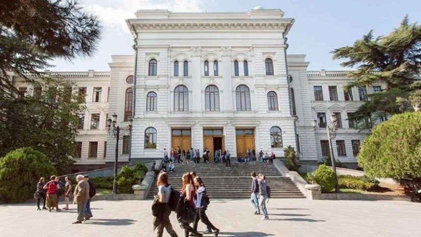 Gürcüstanda ali təhsildə köklü dəyişiklik: 2026-cı ildən dövlət universitetlərində təhsil tam pulsuz olacaq