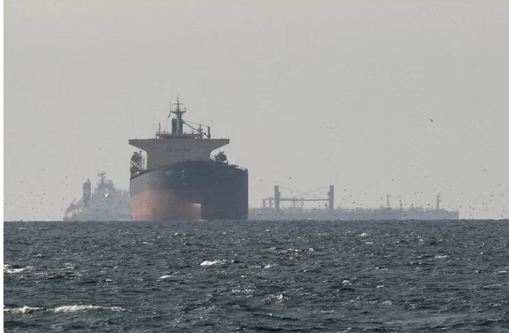 İraq neftini daşıyan tankerlər Hörmüz boğazından keçməyə başlayıb