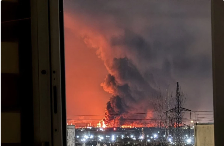 Ukrayna PUA-ları Yaroslavl vilayətində Rusiyanın ən iri neft emalı zavodlarından birini hədəf alıb 