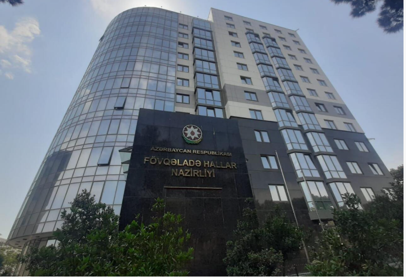 FHN: Küləkli havada dənizə girmək təhlükəlidir 