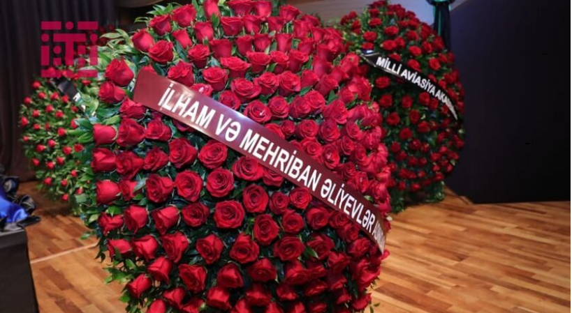 İlham Əliyev və Mehriban Əliyeva Xalq artisti Tofiq Bakıxanovun vida mərasiminə əklil göndərib 