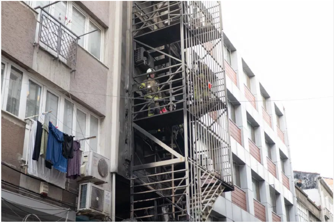 İstanbulda oteldə yanğın: 10-dan çox yaralı var