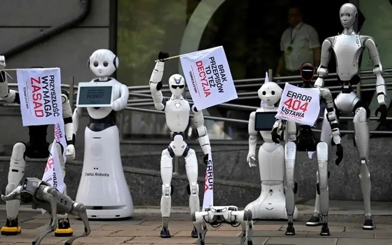Polşada robotların iştirakı ilə keçirilən aksiya diqqət çəkib