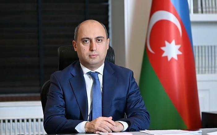 Emin Əmrullayevdən Bilik Günü paylaşımı