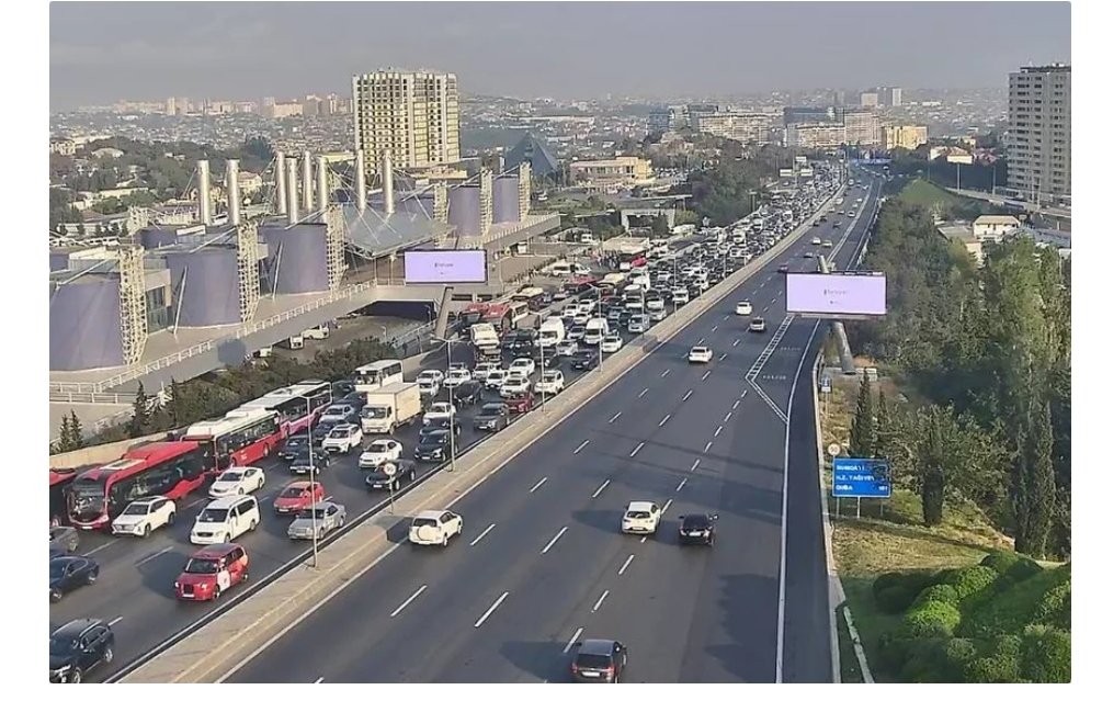 Bakının bəzi yollarında nəqliyyatın sıxlığı müşahidə olunur