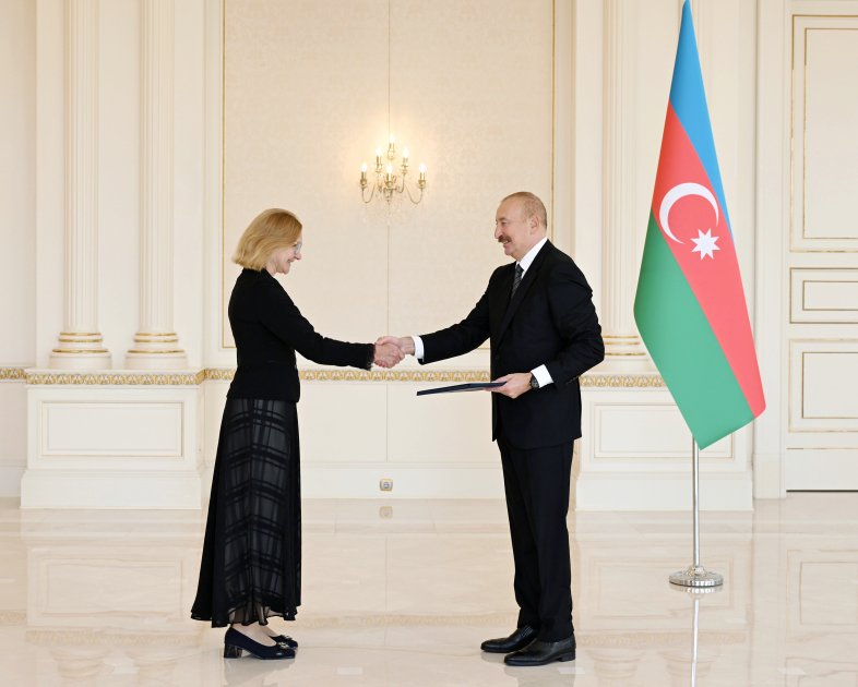 İlham Əliyev Estoniyanın yeni səfirini qəbul edib