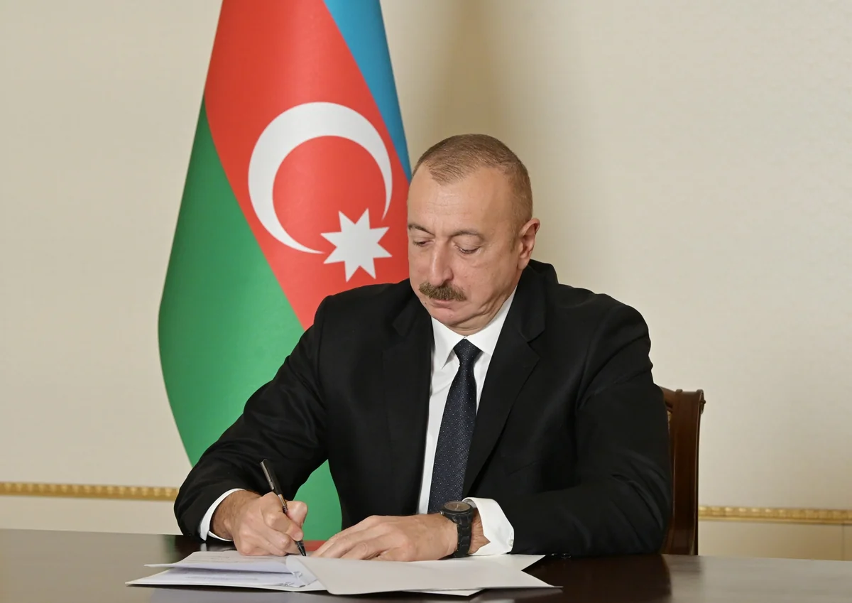 İlham Əliyev bir qrup prokurorluq əməkdaşını təltif edib - SİYAHI 