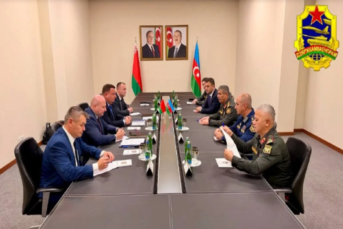 Azərbaycan və Belarus müasir hərbi təyinatlı məhsulların tədarükünü müzakirə edib 