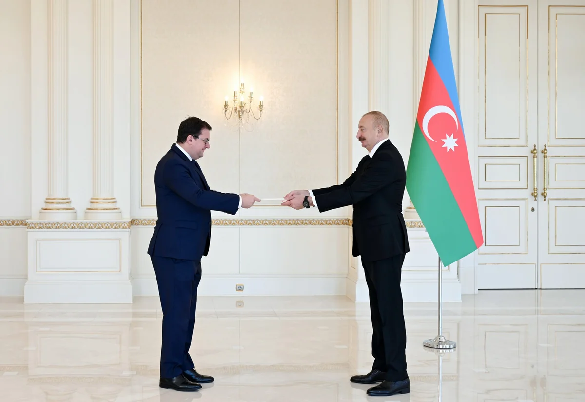 Avstriya səfiri İlham Əliyevə etimadnaməsini azərbaycanca təqdim edib 