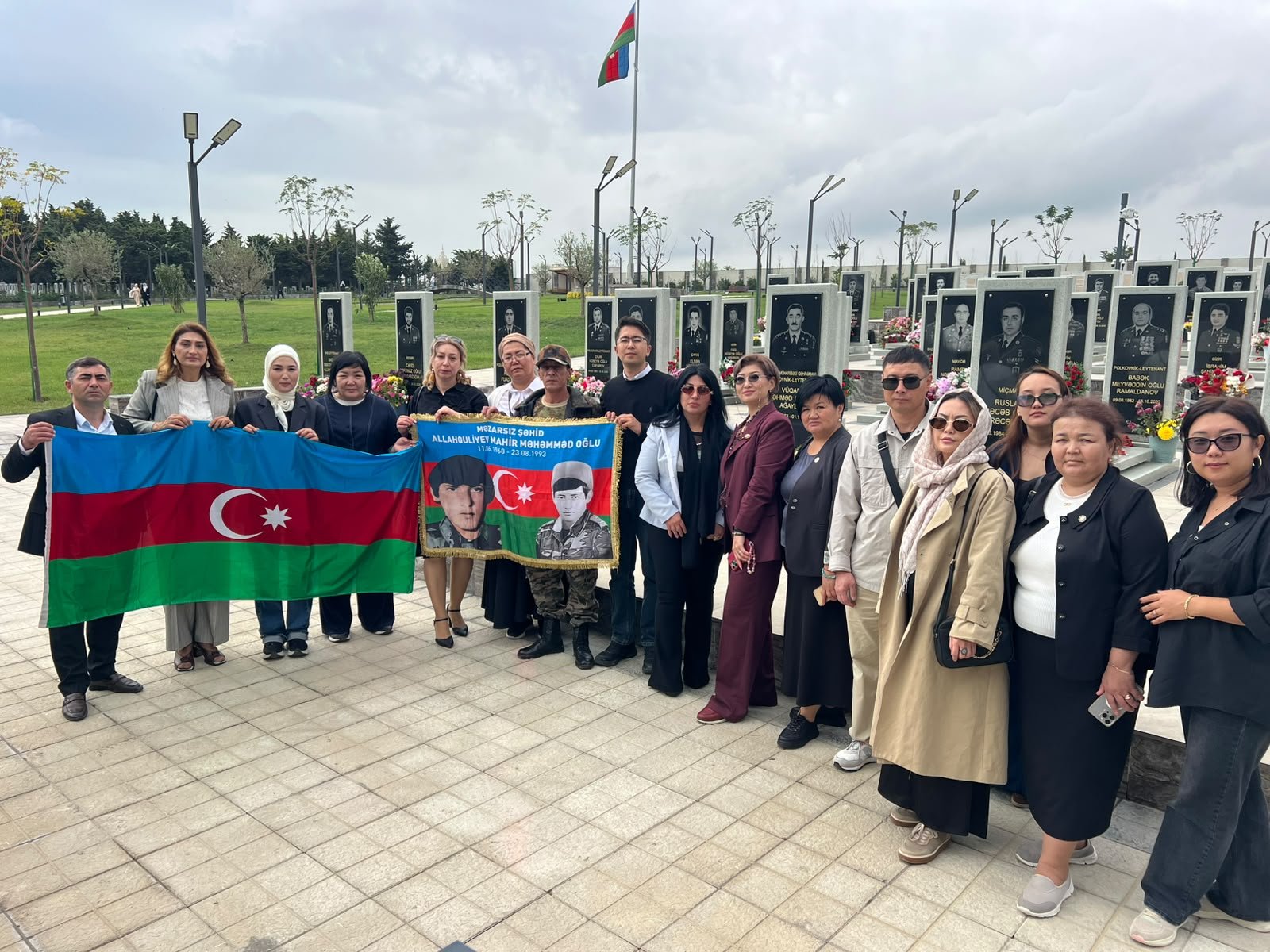 Səkkiz ölkənin bayrağı Bakıda bir araya gəldi: Yeni əməkdaşlıq körpüsü quruldu