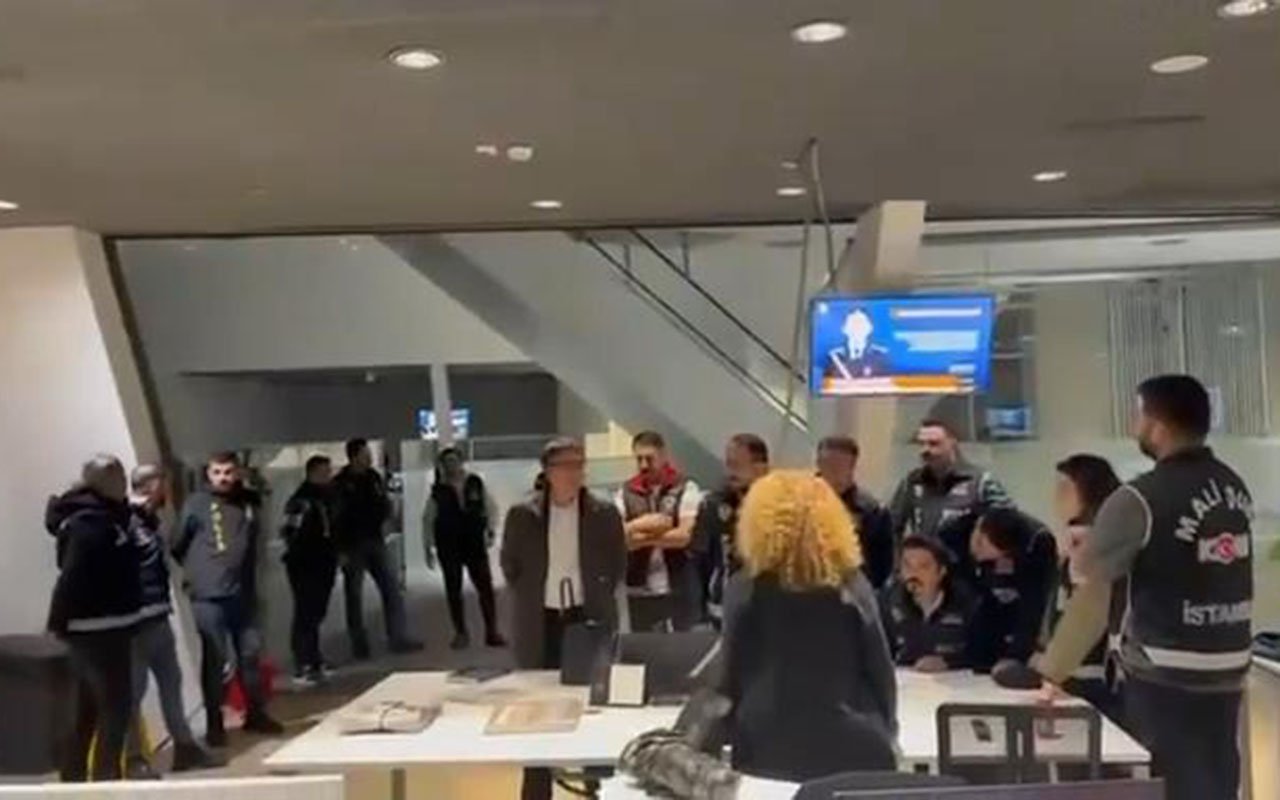 “Halk TV”nin İstanbul ofisində axtarış aparılıb