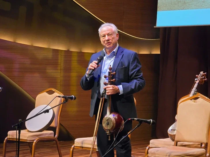 Musiqinin birləşdirdiyi ürəklər: amerikalı ifaçı ilə muğam gecəsi