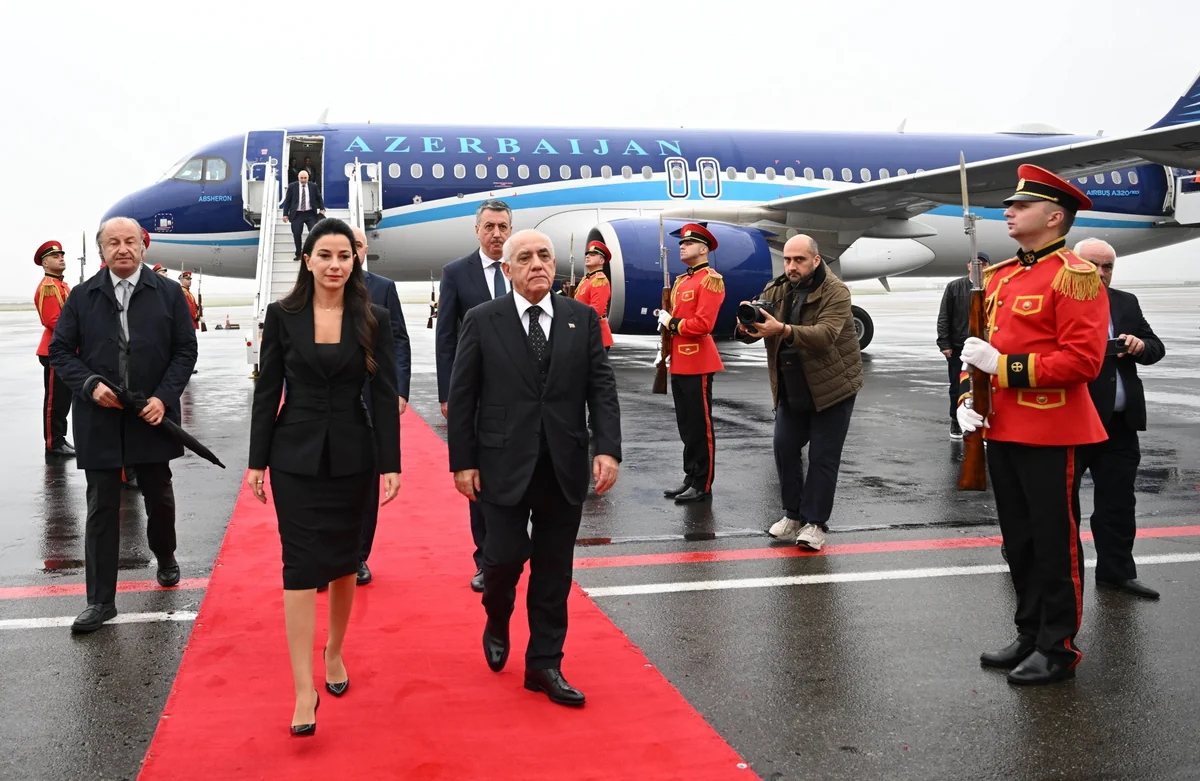 Əli Əsədov Gürcüstanda işgüzar səfərdədir 